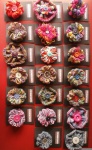 loomed flower brooches